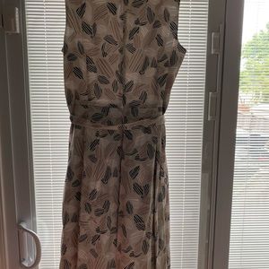 Anne Klein knee length dress. Great for the office